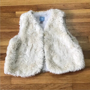4/$25 Baby Gap Toddler Girls Cream / Ivory Faux Fur Vest Size 5